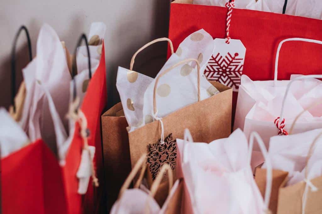 Physical Retail Expected to Fuel Strong Holiday Spending 12